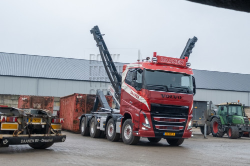 Volvo FH16-750 8x4WS 09